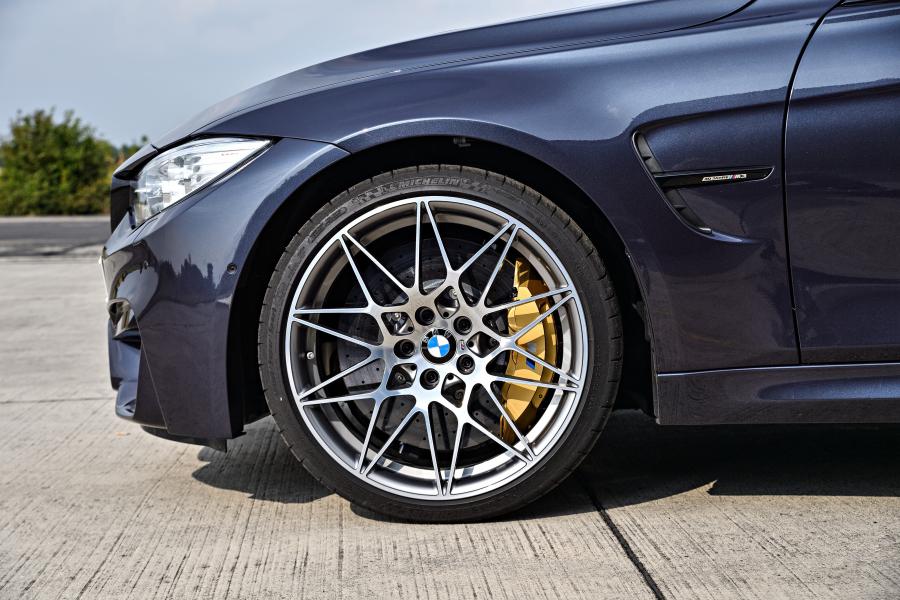 Детали экстерьера BMW M3 30 Years M3 2016 года  (фото 25 из 43)